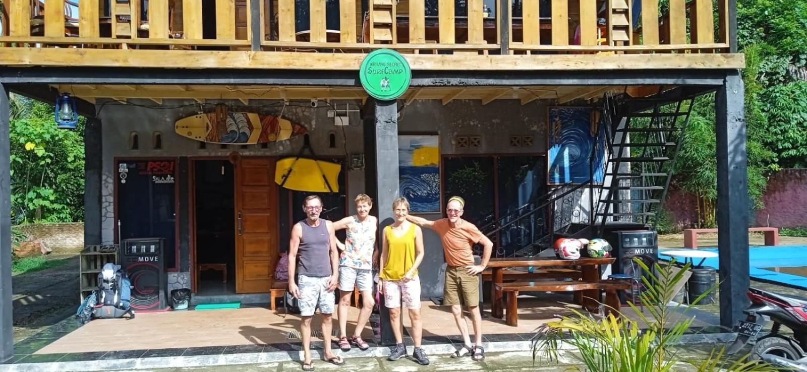 Air Manis Secret Surfcamp