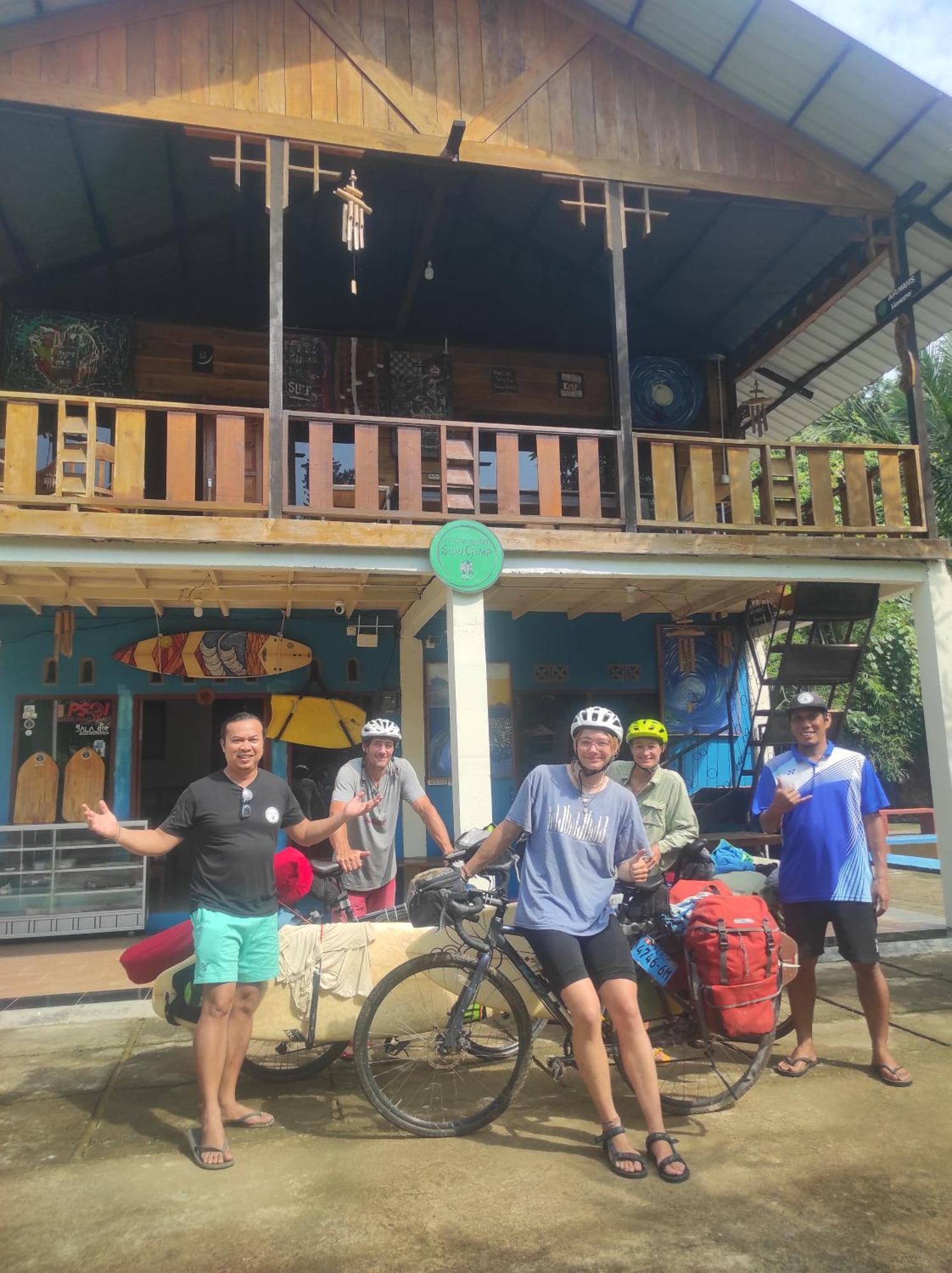 Air Manis Secret Surfcamp Homestay Taluk Batung