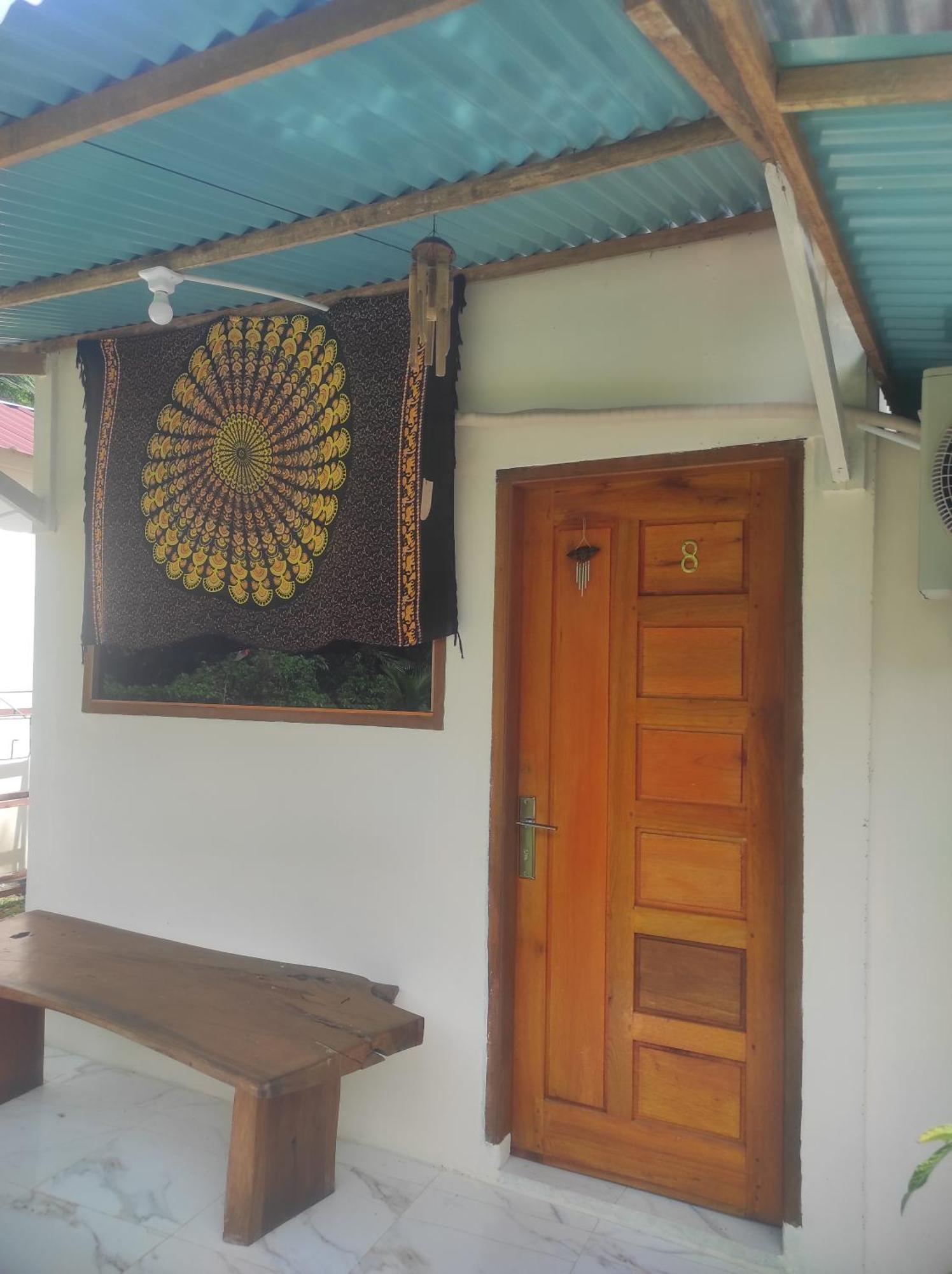 Air Manis Secret Surfcamp *