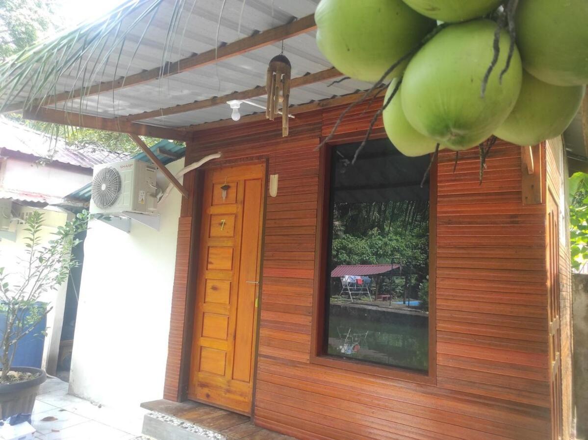Air Manis Secret Surfcamp *