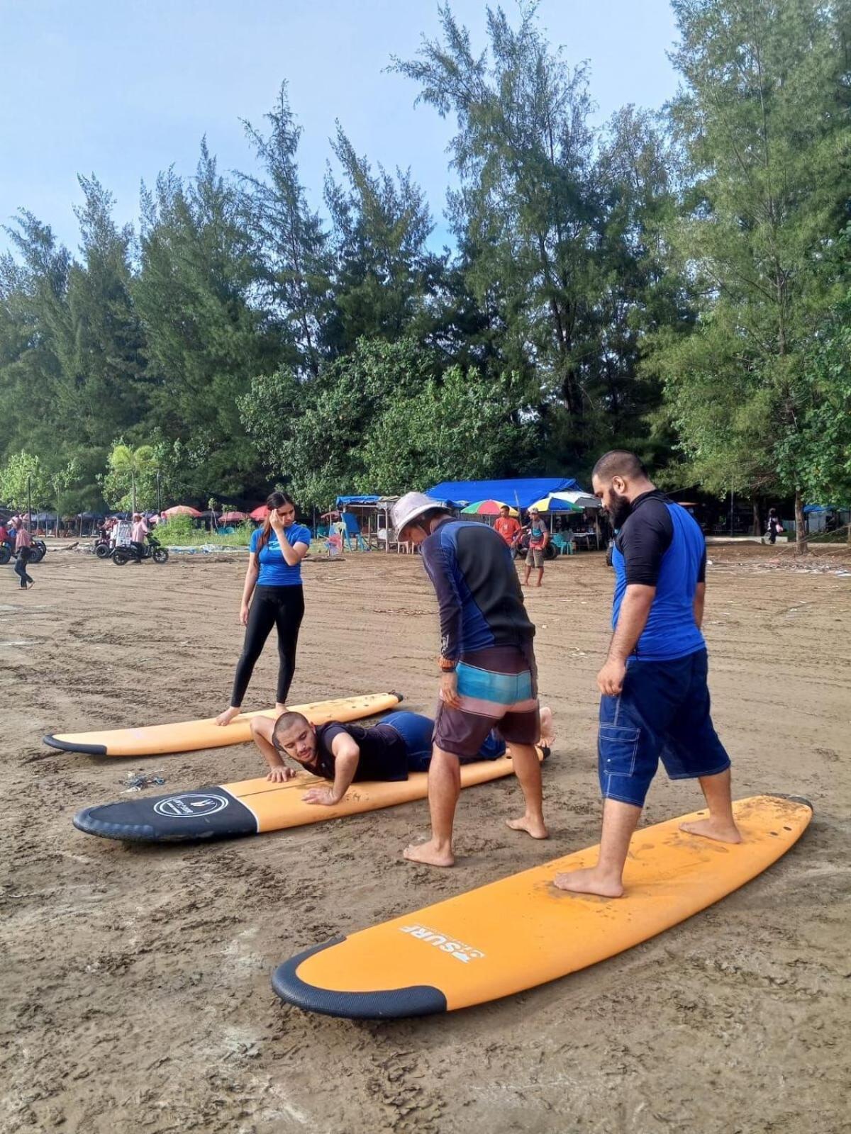 Air Manis Secret Surfcamp * Taluk Batung