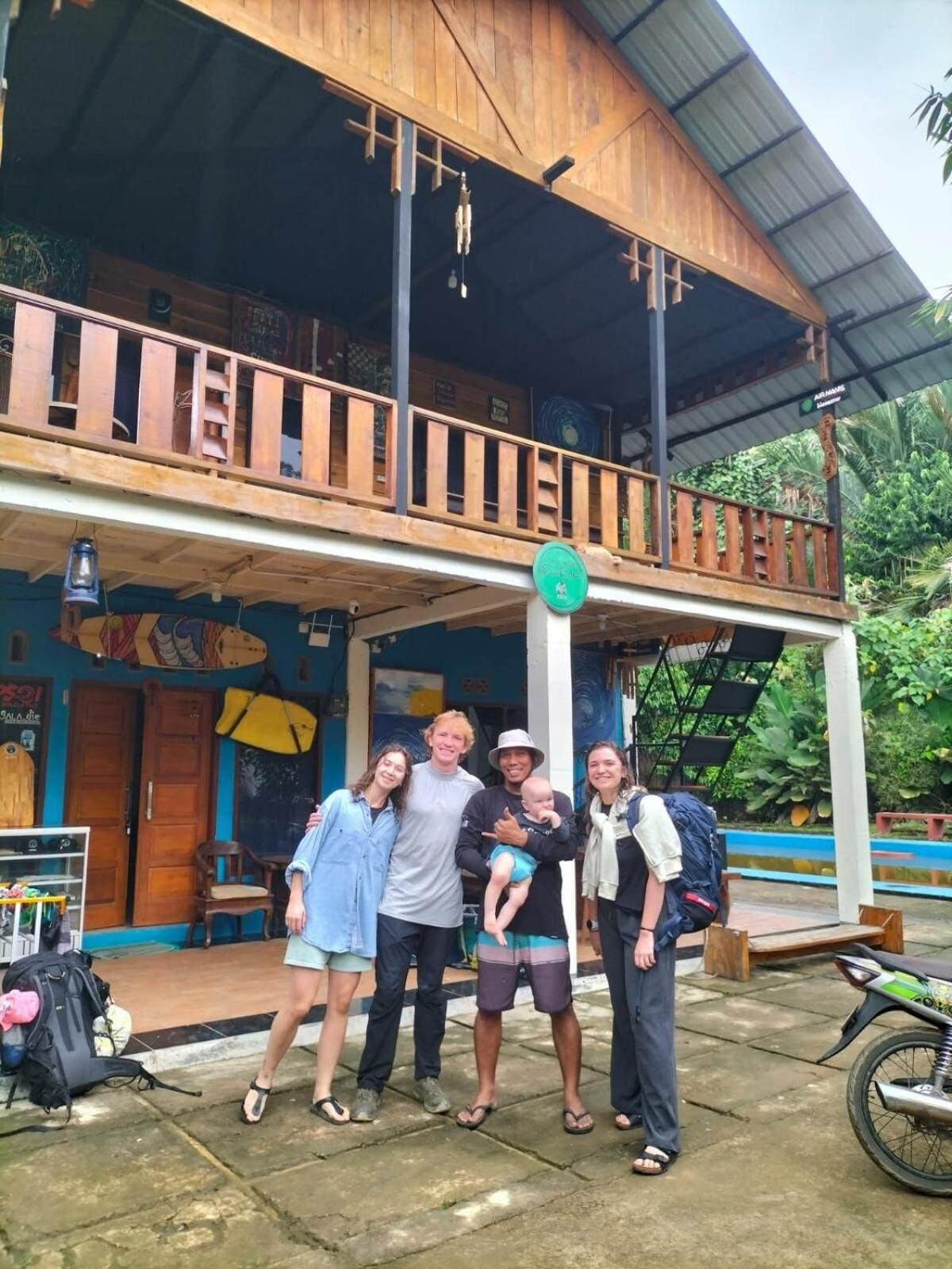 Homestay Air Manis Secret Surfcamp