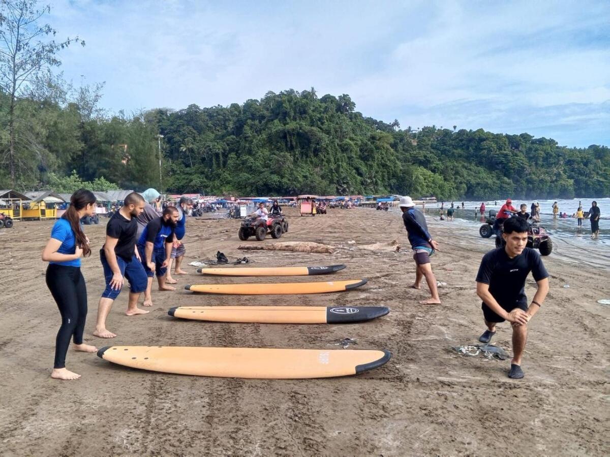Air Manis Secret Surfcamp * Taluk Batung