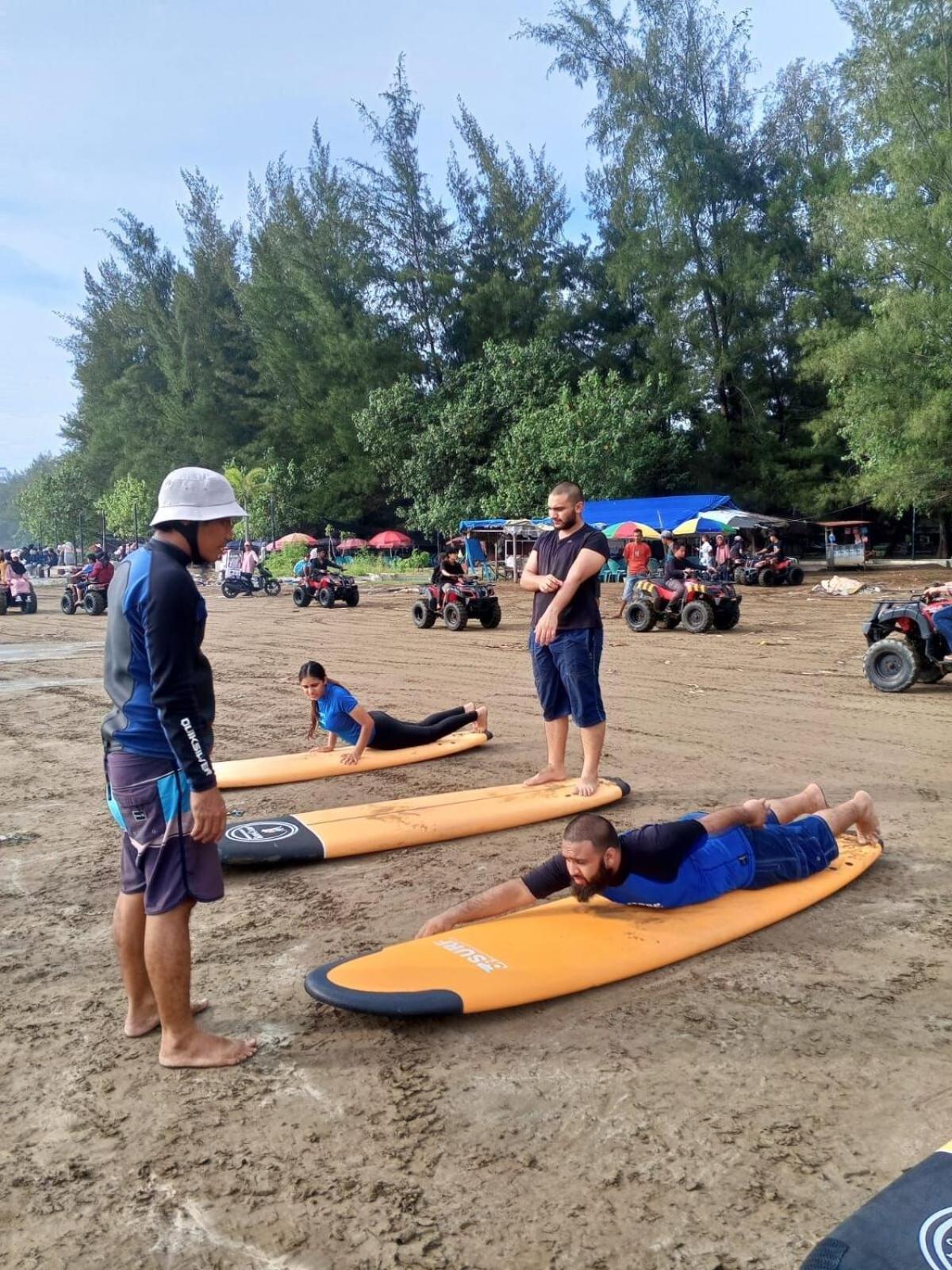 Air Manis Secret Surfcamp Homestay