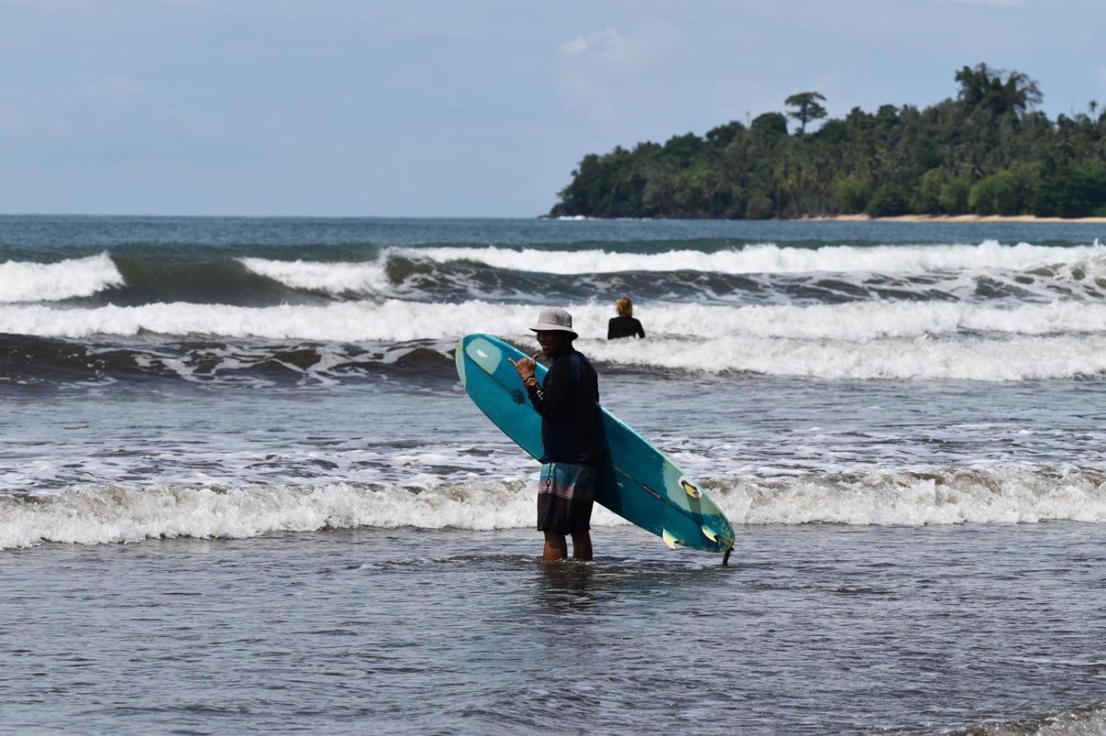 Air Manis Secret Surfcamp Homestay