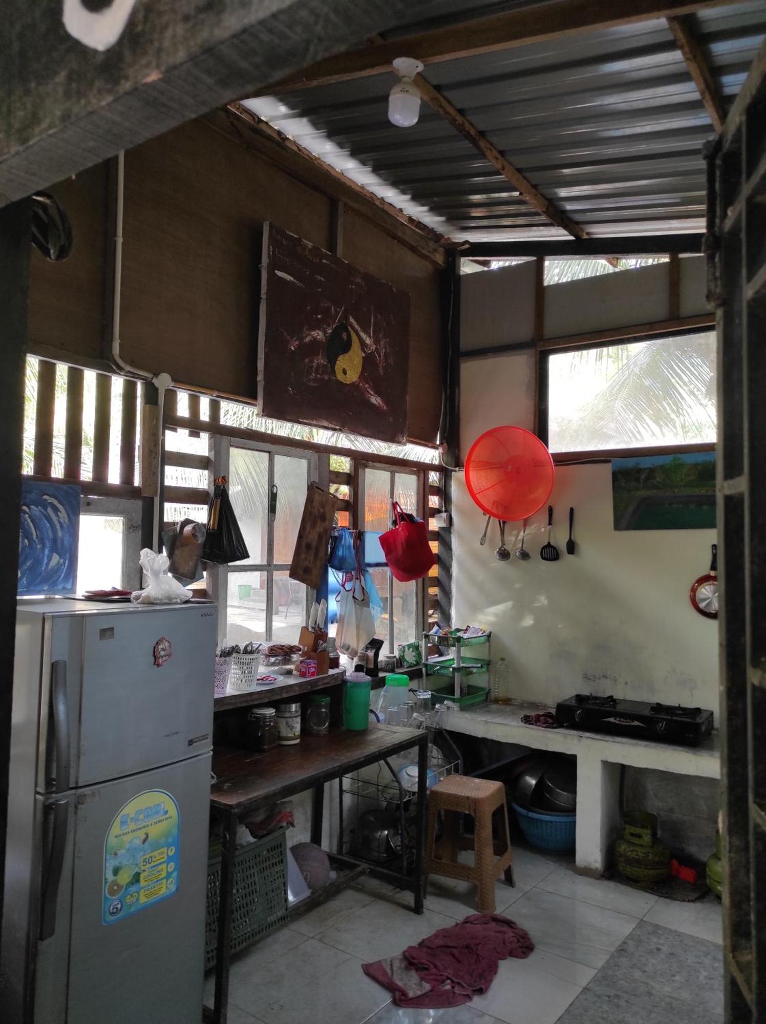 Air Manis Secret Surfcamp Taluk Batung